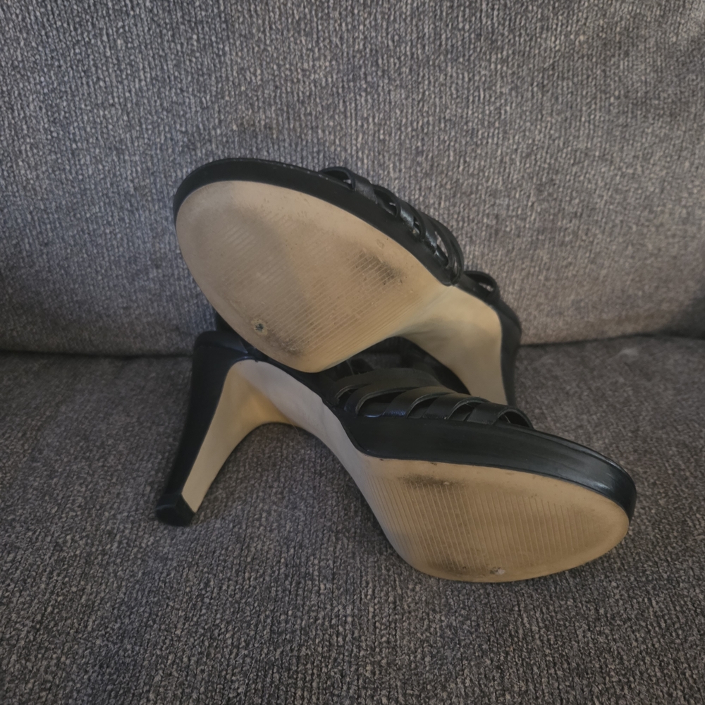 Franko Sarto Leather Upper Cross Strappy Heels, Size 6M, 4 Inch Heels - Picture 6 of 9